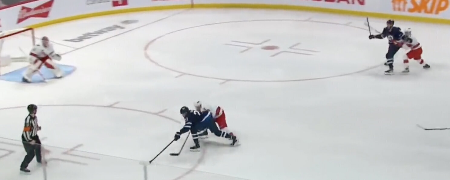 Ehlers on rush takes it wide
